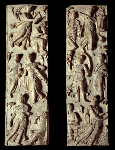 Antikes Rom: geschnitztes Elfenbein-Diptychon, das sechs Musen und sechs Dichter (oder Philosophen) darstellt. 5. Jahrhundert nach Christus. Paris, Louvre Museum von Roman Roman