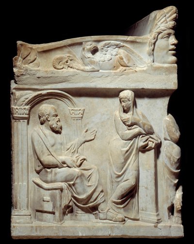 Römische Antike: Sarkophag der Musen. Dieser Sarkophag ist mit der Darstellung der neun Musen und an den kleinen Seiten mit Porträts des Philosophen Sokrates und des Dichters Hesiod verziert von Roman Roman