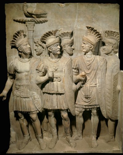 Römische Kunst: Marmorrelief, das die Prätorianergarde, Legionäre und Elitesoldaten darstellt von Roman Roman