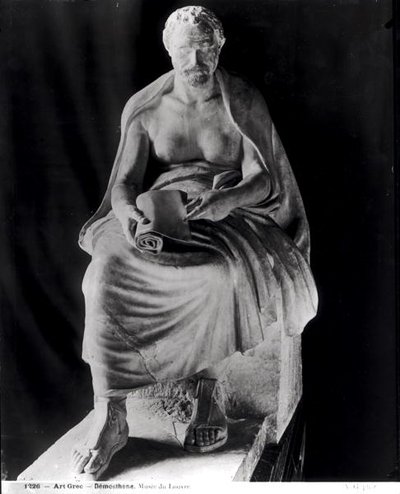 Sitzender Philosoph, der Kopf wird für Demosthenes gehalten (später hinzugefügt) aus der Villa Montalto-Negroni von Roman Roman