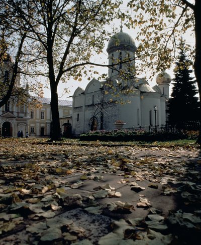 Die Dreifaltigkeitskathedrale St. Sergius, gegründet ca. 1340 von St. Sergius von Radonesh von Russian School