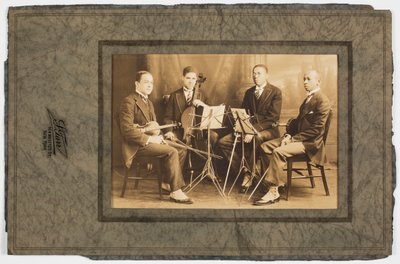 Fotografie von Hall Johnson und dem schwarzen Streichquartett von S. Tarr