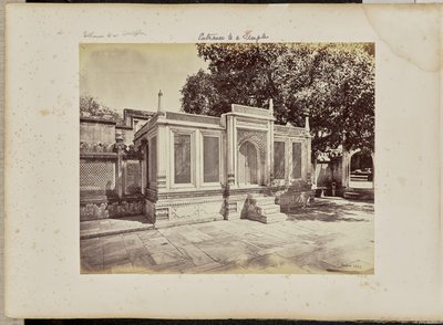 Delhi; Das Grab von Mirza Jehangir. Dies ist ein Stück wunderschöner Marmorarbeit von Samuel Bourne