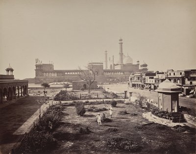 Delhi. Blick auf die Nordseite der Jamma Musjid im Hauptgebetsplatz von Samuel Bourne