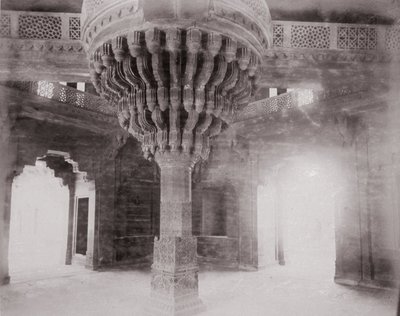 Futtehpore Sikri, Diwan-i-Khas von Samuel Bourne