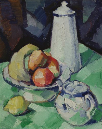 Stillleben mit Teekanne und Obst auf einem grünen Tischtuch, ca. 1913 von Samuel John Peploe