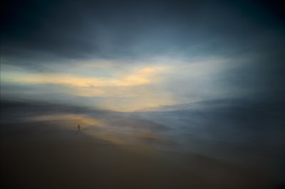 Neblige Strand-Einsamkeit von Santiago Pascual Buye