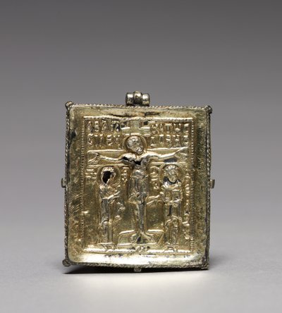 Enkolpion mit der Kreuzigung (Vorderseite) und den Heiligen Theodor und Georg (Rückseite) von School Byzantine