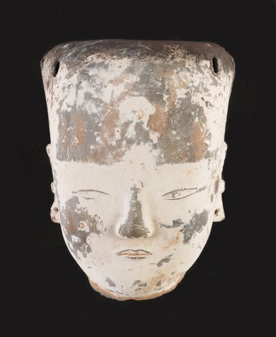 Kopf einer Dame (Irdenware mit Spuren von weißem Schlicker und Farbe) von School Chinese