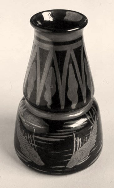 Burmantofts Fayence-Vase, kupferglänzend mit irisierender Glasur von School English