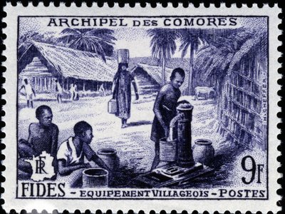 Briefmarke von Komoren von School French