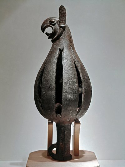 Skythische Kunst: Greifenförmiges Ornament mit Adlerkopf von Scythian