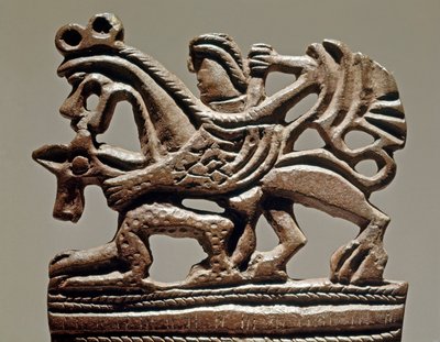 Skythische Kunst: Apollon auf einem Greifen - 4. Jahrhundert v. Chr. - Bronzeverzierung eines Tanks - Eremitage, Sankt Petersburg von Scythian