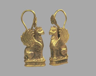 Ohrring in Form eines Greifen, 5. Jahrhundert v. Chr. von Scythian