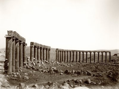 Die ovale Säulenpiazza von Nordwesten, Jerash, 1867 von Sergeant Henry Phillips