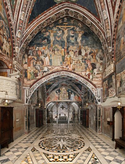 Ansicht der oberen Kapelle, bedeckt mit Fresken der Schule von Siena (14. Jahrhundert) Kloster St. Benedetto (Sacro Speco), Subiaco (Rom), Italien von Sienese School