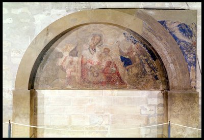 Tympanon, das die Jungfrau der Demut mit dem Christuskind umgeben von Engeln darstellt, 1341 von Simone Martini