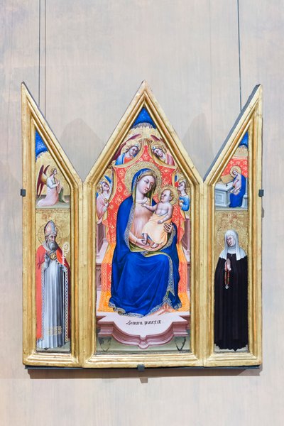 Triptychon, thronende Madonna mit Kind und Engeln (Mitte), Engel der Verkündigung und heiliger Augustinus (links), Verkündigung und heilige Monika (rechts) von Simone dei Crocifissi