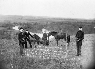 Der „Stacheldrahtkrieg“ in Nebraska 1884-1885: Ranchbesitzer versuchen, Land von Bauern zu nehmen, indem sie sich gegen die Stacheldrahtabgrenzung wehren - Foto von Solomon D. Butcher von Solomon D. Butcher
