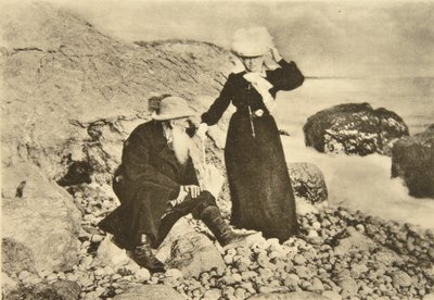 Der russische Autor Leo Tolstoi und seine Frau Sophia am Schwarzen Meer, Krim, Russland, 1902 von Sophia Andreevna Tolstaya