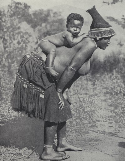 Frau trägt ihr Baby auf dem Rücken, Südafrika von South African Photographer