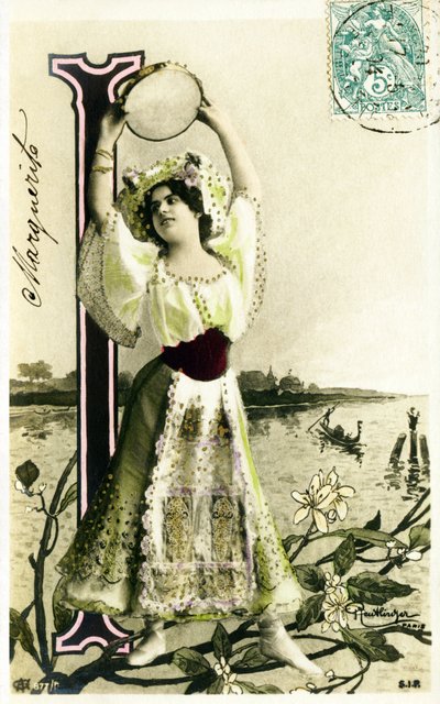 Mlle Fischer, Künstlerin aus den 1900er Jahren - Alphabet auf Postkarte von Studio Reutlinger