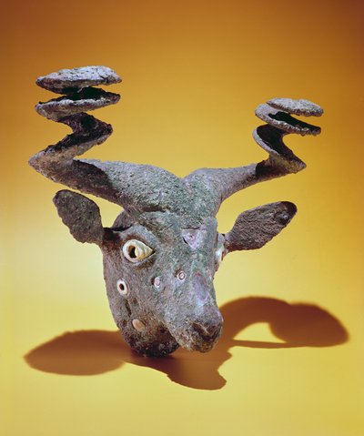 Kopf eines Stiers, aus dem Irak, ca. 2000 v. Chr. (Bronze und Muschel) von Sumerian