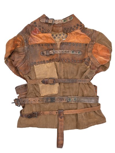 Zwangsjacke im Besitz von Harry Houdini, ca. 1915 (Khakileinwand, Leder & Metallnieten) von Swanfeldt Tent and Awning Co.