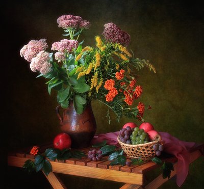 Herbstliches Blumenstillleben von Tatyana Skorokhod