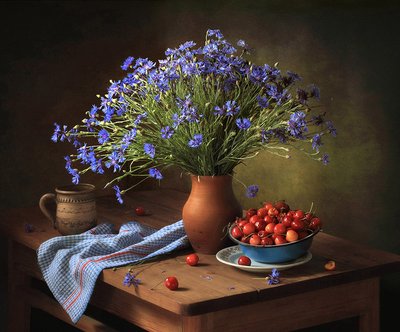 Sommer-Kornblumen und Kirschen von Tatyana Skorokhod