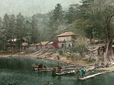 Fischerdorf am Chuzenji-See, um 1900 - 1915 von Teijiro Takagi