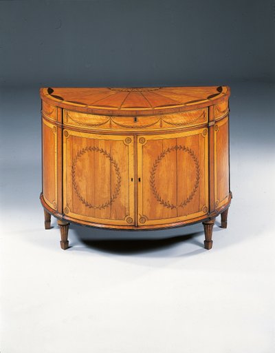George III Marketerie Halbmond-Kommode, ca. 1760-79 von Thomas (attr.to) Chippendale