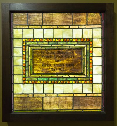 Lilien (Corey Memorial Window) von Tiffany and Company