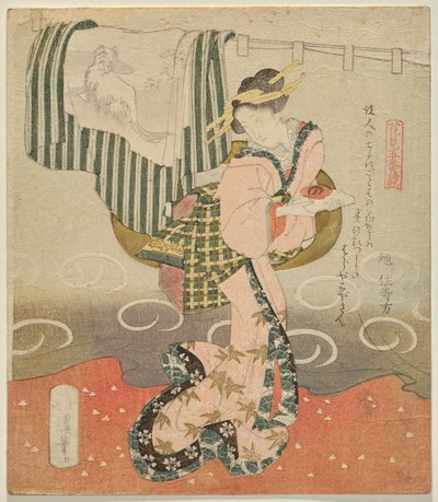 Frau, die eine Sake-Tasse vor einem Vorhang und drapiertem Kimono hält (Serie: Fünf Blätter für die Blumenbetrachtung) von Totoya Hokkei