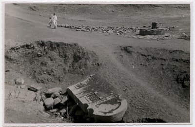 Fragmente der Stele, Axum, Äthiopien, Fotografie von Ugo Monneret de Villard von Ugo Monneret de Villard