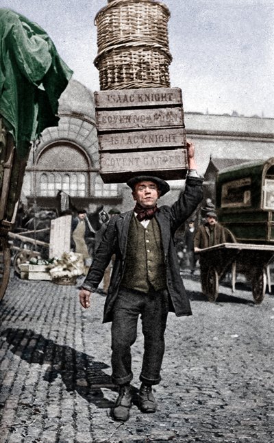 Ein Marktträger von Covent Garden, London, ca. 1922 von Unbekannt