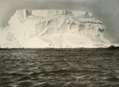 Ein Tafeleisberg typischer antarktischer Form von Unbekannt