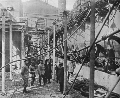 Eine von den Russen zerstörte Fabrik, um sie den Deutschen unbrauchbar zu machen, 1915 von Unbekannt