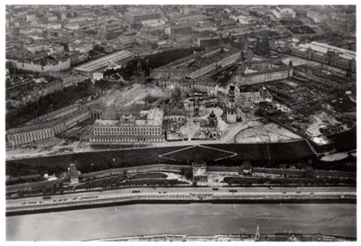 Luftaufnahme des Kremls, Moskau, UdSSR, von einem Zeppelin, 1930-1933 von Unbekannt