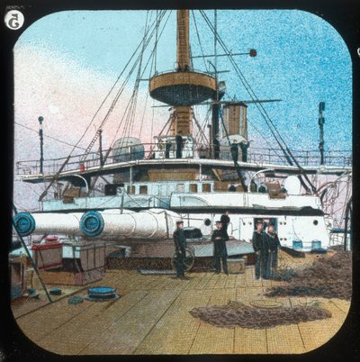 Nach Barbette -- H.M.S. Revenger, ca. 1900 von Unbekannt
