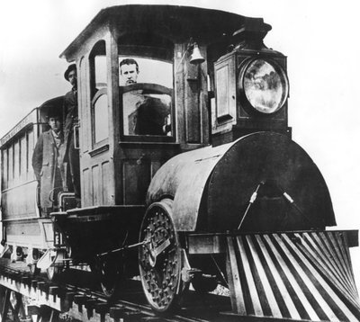 Der amerikanische Erfinder Thomas Alva Edison an Bord einer elektrischen Eisenbahn, 1892 von Unbekannt