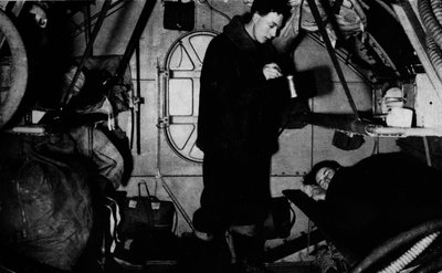 Ein RAF-Rigger serviert Frühstück um 6:30 Uhr von Unbekannt