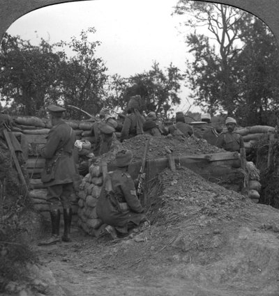 Ein vorgeschobener Graben, gehalten von Dogras und einer indischen Kavallerie-Maschinengewehrabteilung, 1900er Jahre von Unbekannt