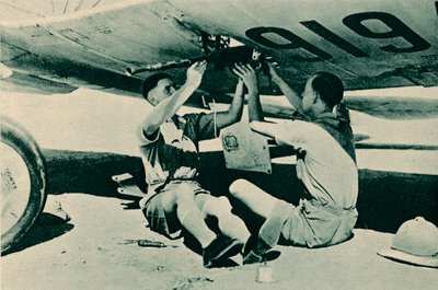Bewaffnungsabteilung bei der Arbeit, 1940 von Unbekannt