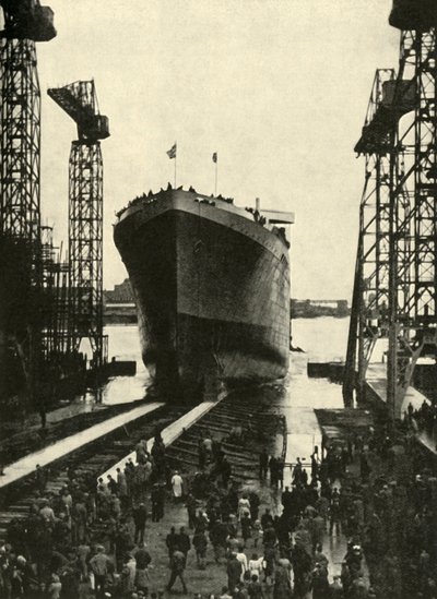 Gebaut in einer Werft in Belfast - Der Stapellauf der Edinburgh Castle, ein kürzlich gebautes Schiff von Unbekannt