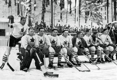 Kanadisches Eishockeyteam, Olympische Winterspiele, Garmisch-Partenkirchen, Deutschland, 1936 von Unbekannt