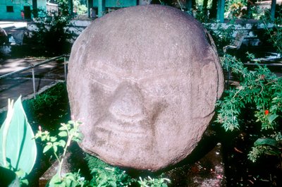 Monolithischer Kopf aus Monte Alto, Guatemala, präkolumbisch, präklassische Periode, 1500-100 v. Chr. von Unbekannt
