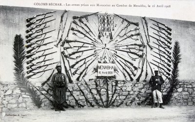 Erbeutete Waffen aus der Schlacht von Menabha, Colomb-Béchar, Algerien, ca. 1910 von Unbekannt