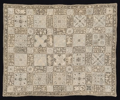 Stoff mit Einhörnern, Drachen, anderen Tieren und Blumenmustern, 1800er von Unbekannt