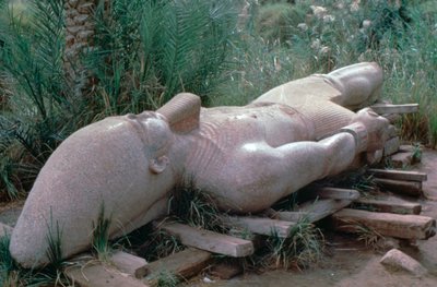 Kolossalstatue von Ramses I. in situ, Memphis, Ägypten, 13. Jahrhundert v. Chr. von Unbekannt